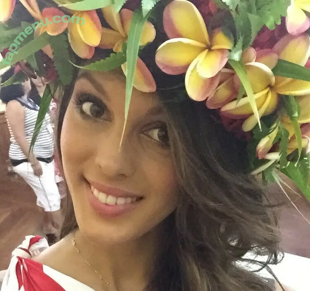 Iris Mittenaere nude photo #0133 (irismittenaere / summerxiris)