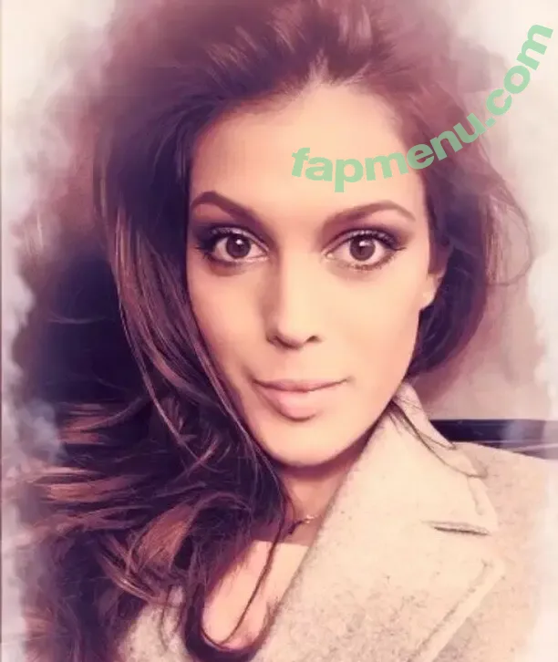 Iris Mittenaere nude photo #0141 (irismittenaere / summerxiris)