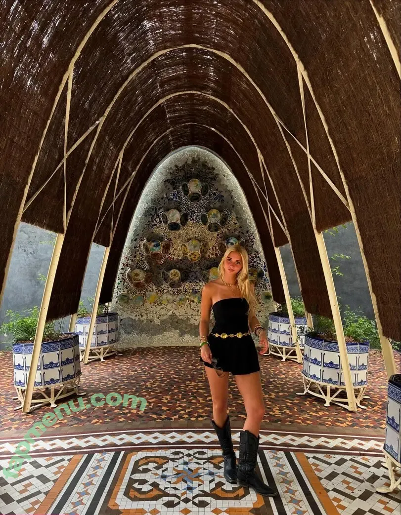 Iris Vallaranii nude photo #0058 (iris.vallaranii / iriss.vallaranii)