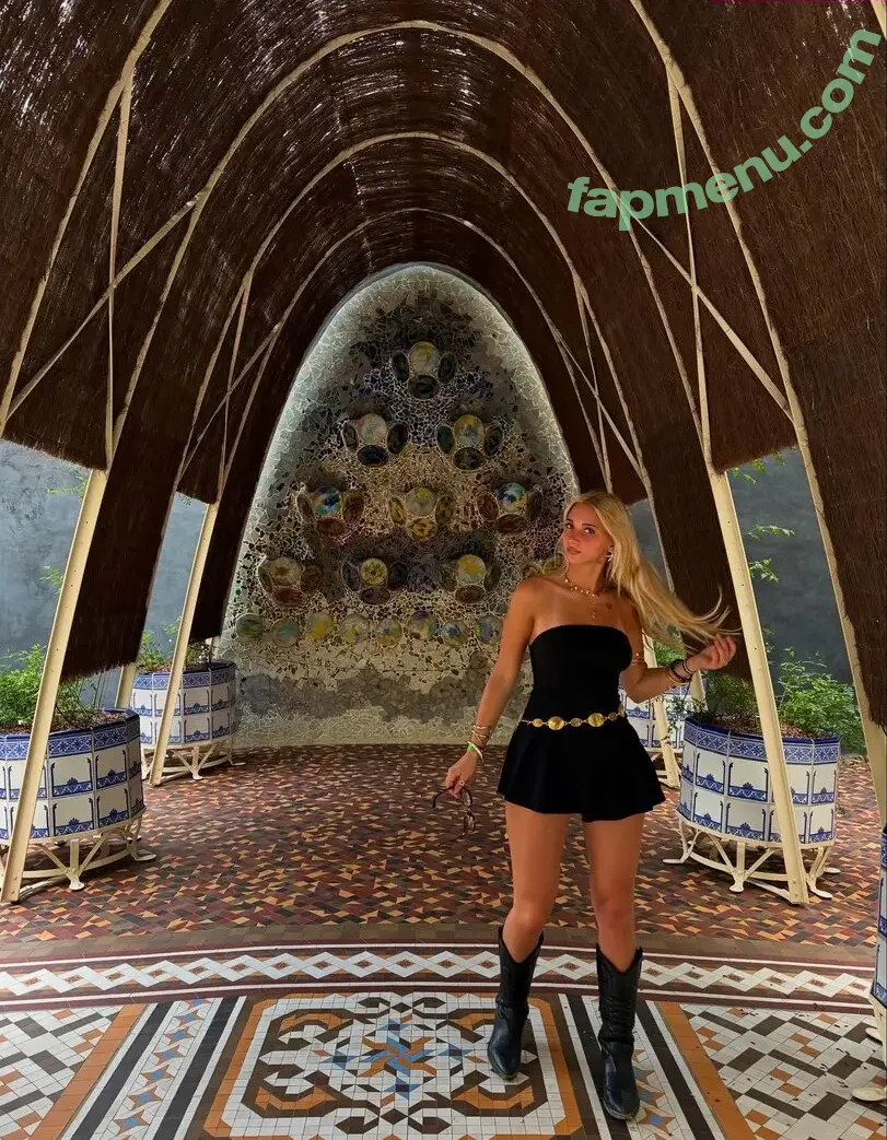 Iris Vallaranii nude photo #0059 (iris.vallaranii / iriss.vallaranii)