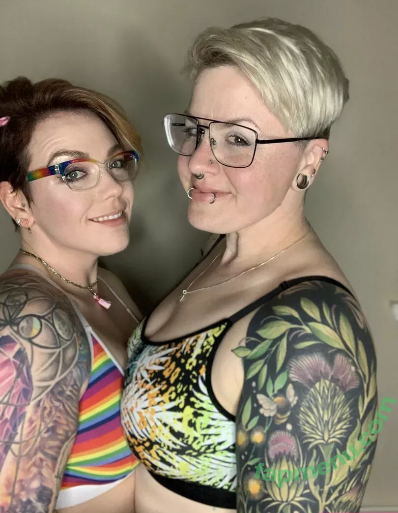 irisreigns nude photo #0006 (irisreins)