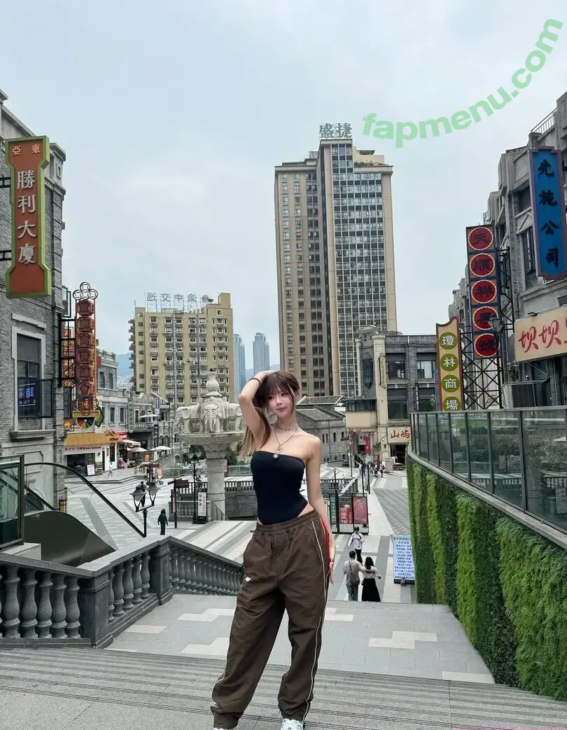 irissiri129 nude photo #0391 (irisyiyi_ / 艾怡)