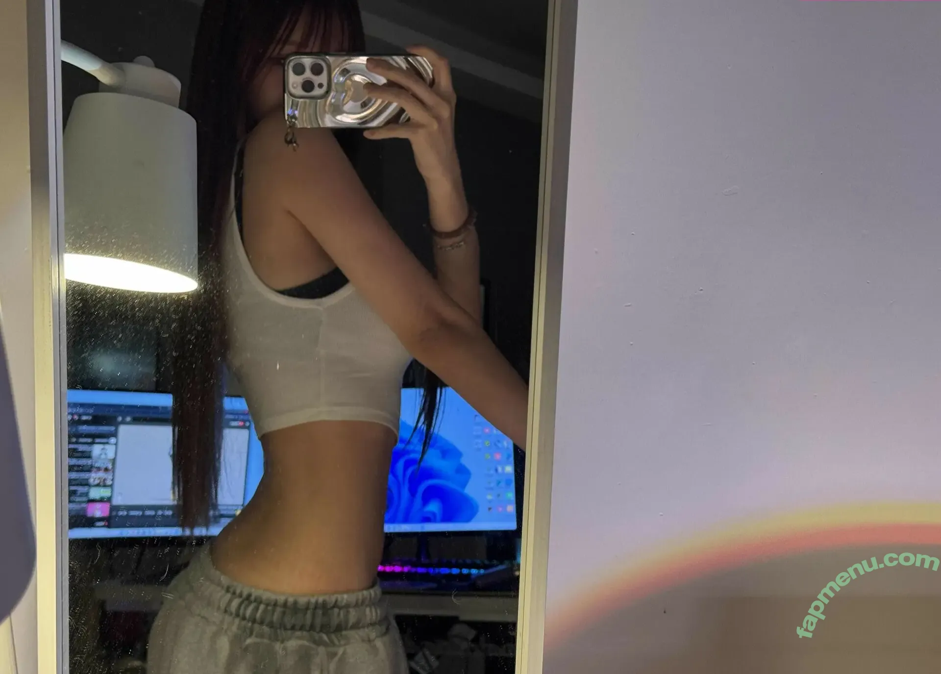 irissiri129 nude photo #0411 (irisyiyi_ / 艾怡)