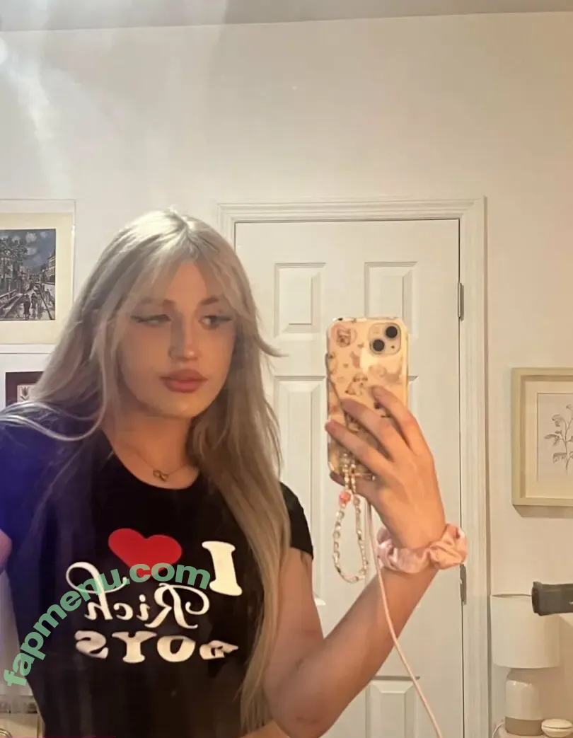 iristv nude photo #0008 (iristv)