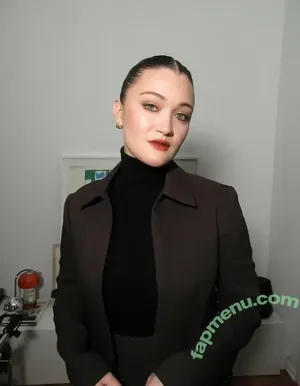 Isa Briones / isacamillebriones / laquinn_99 nude photo #0054