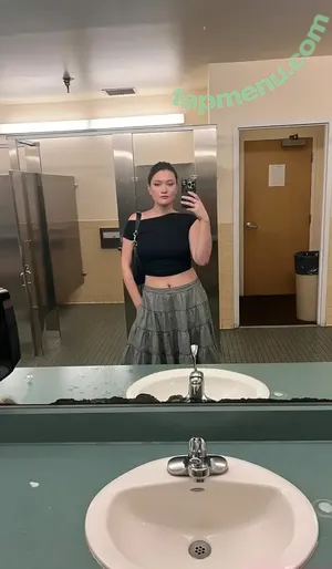 Isa Briones / isacamillebriones / laquinn_99 nude photo #0084