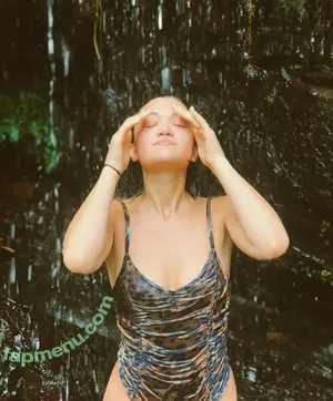 Isa Briones / isacamillebriones / laquinn_99 nude photo #0092