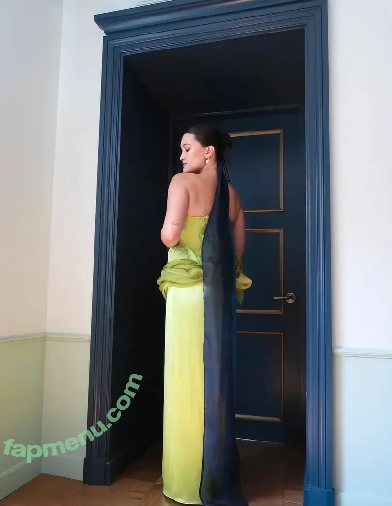 Isa Briones nude photo #0037 (isacamillebriones / laquinn_99)