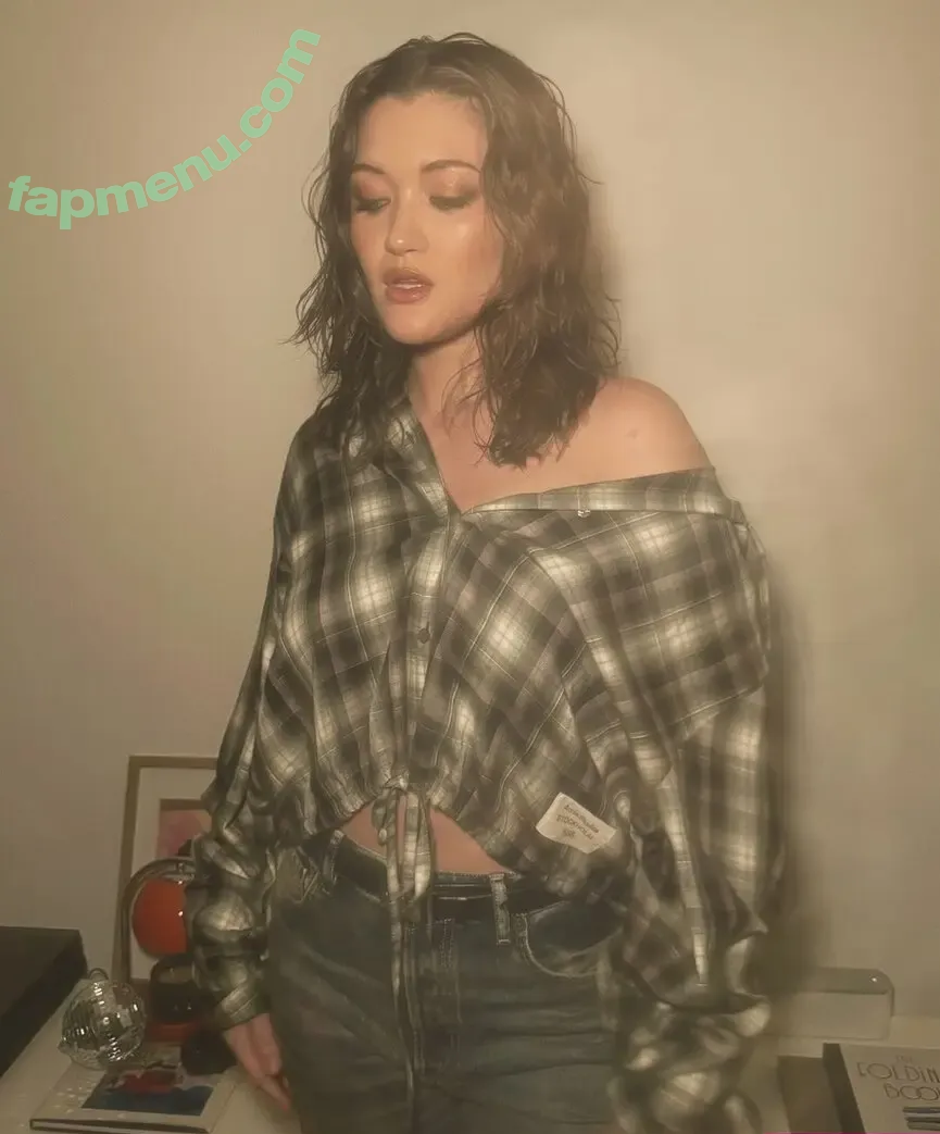 Isa Briones nude photo #0117 (isacamillebriones / laquinn_99)