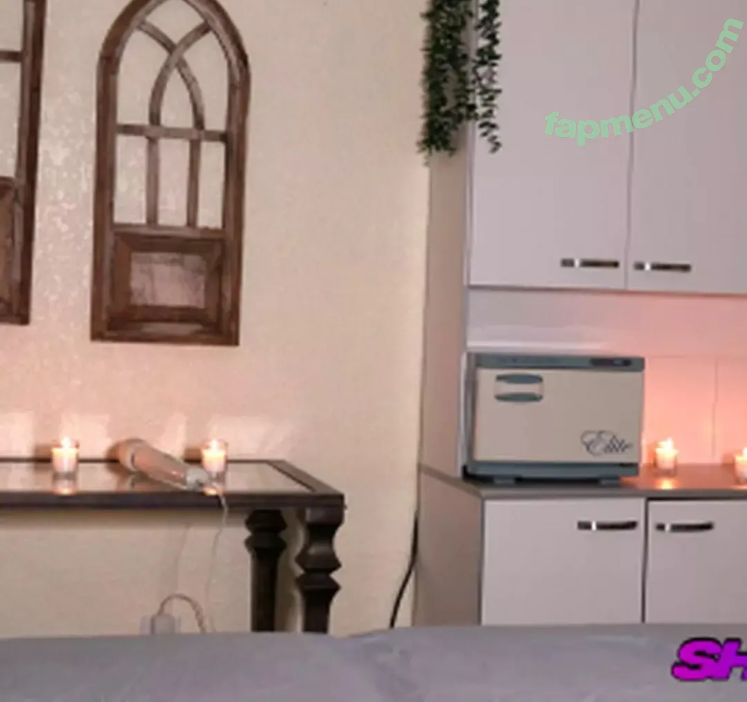 Isabel Love nude photo #0100 (isabellovemodel)