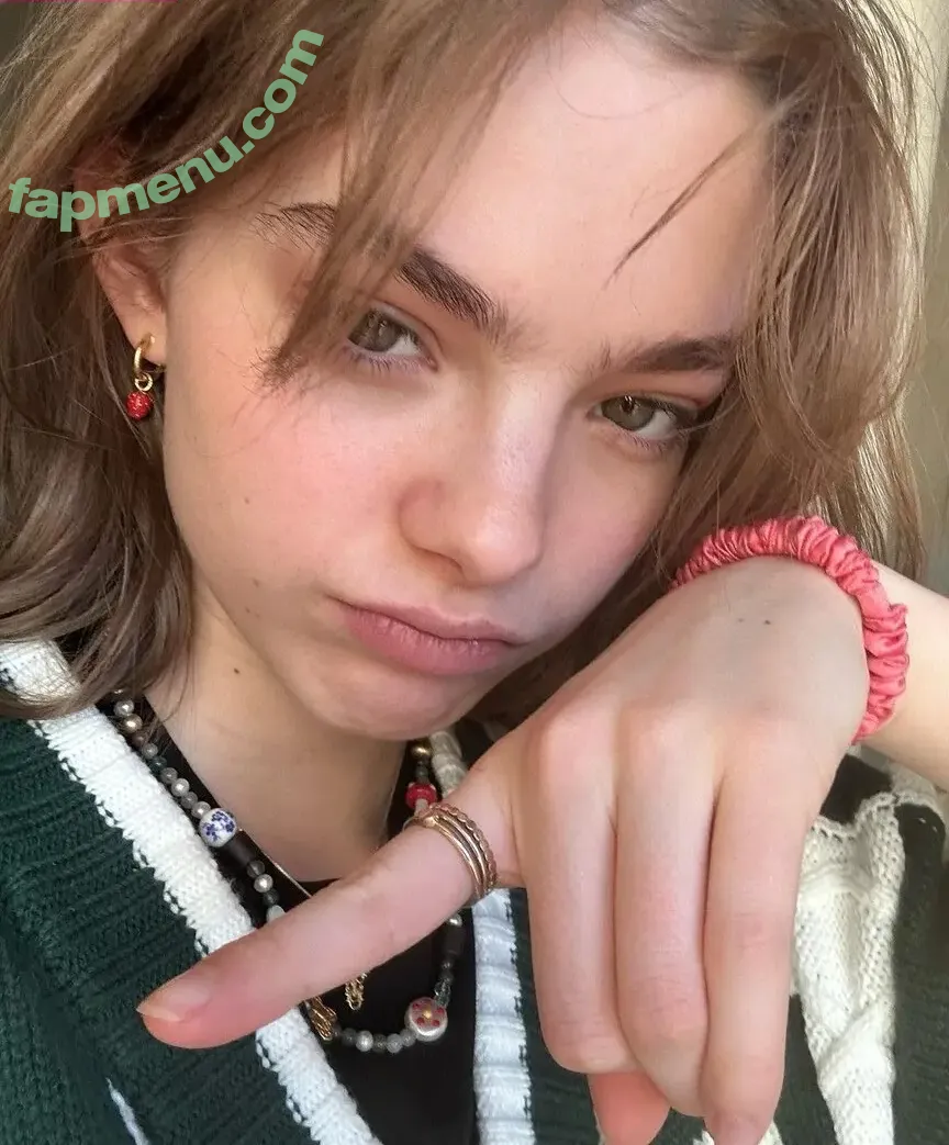 Isabel Myers nude photo #0001 (isabelmyers_s / shycutegf)