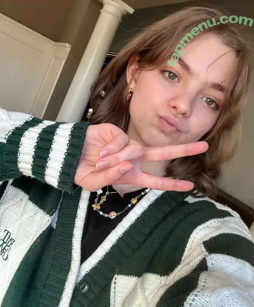 Isabel Myers nude photo #0002 (isabelmyers_s / shycutegf)