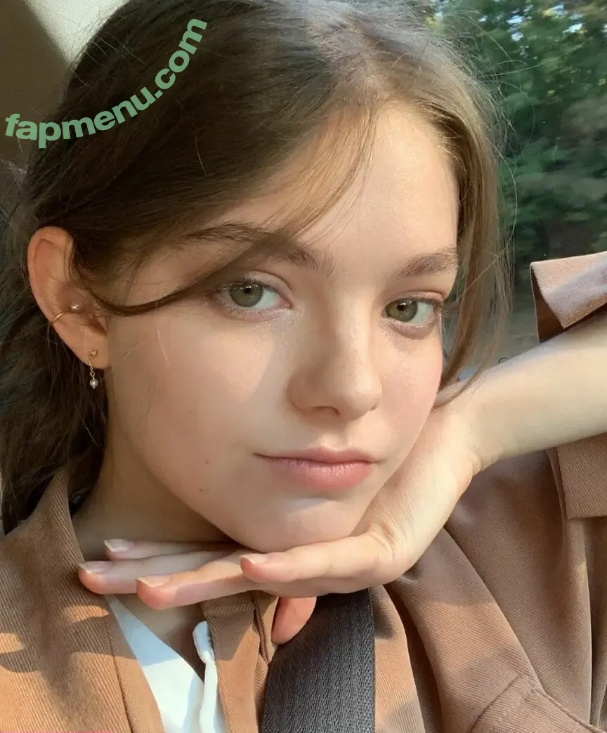 Isabel Myers nude photo #0007 (isabelmyers_s / shycutegf)