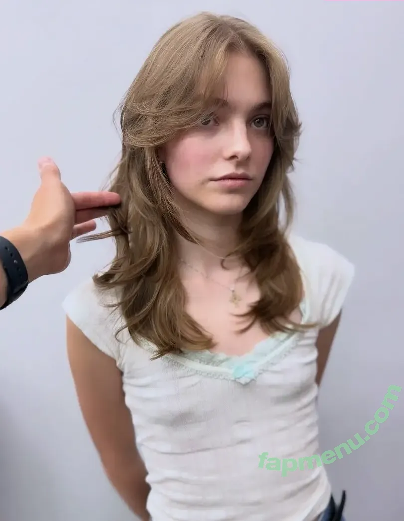 Isabel Myers nude photo #0115 (isabelmyers_s / shycutegf)