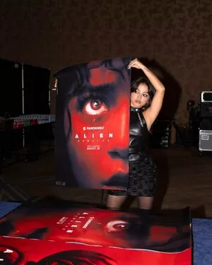 Isabela Merced / isabelamerced / isabelamercedmusic nude photo #0696