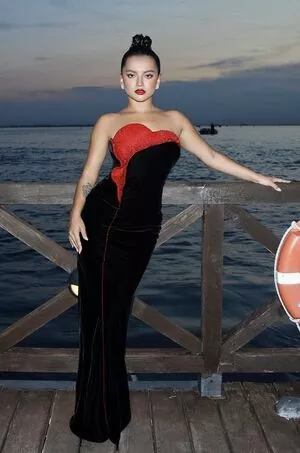 Isabela Merced / isabelamerced / isabelamercedmusic nude photo #0769