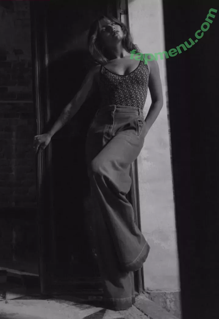 Isabela Merced nude photo #0347 (isabelamerced / isabelamercedmusic)