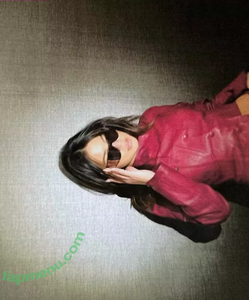 Isabela Merced nude photo #0454 (isabelamerced / isabelamercedmusic)