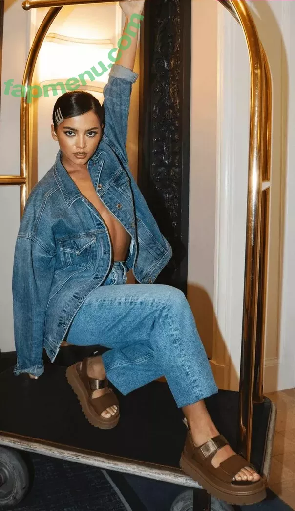 Isabela Merced nude photo #0478 (isabelamerced / isabelamercedmusic)