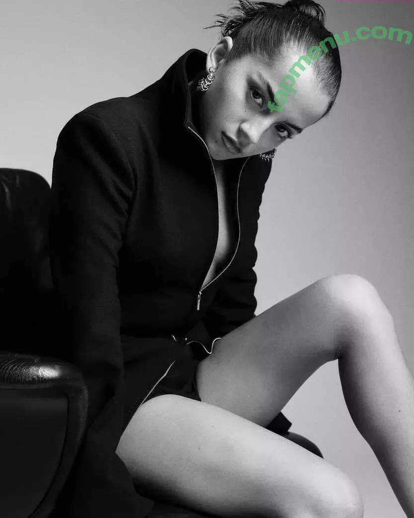 Isabela Merced nude photo #0506 (isabelamerced / isabelamercedmusic)