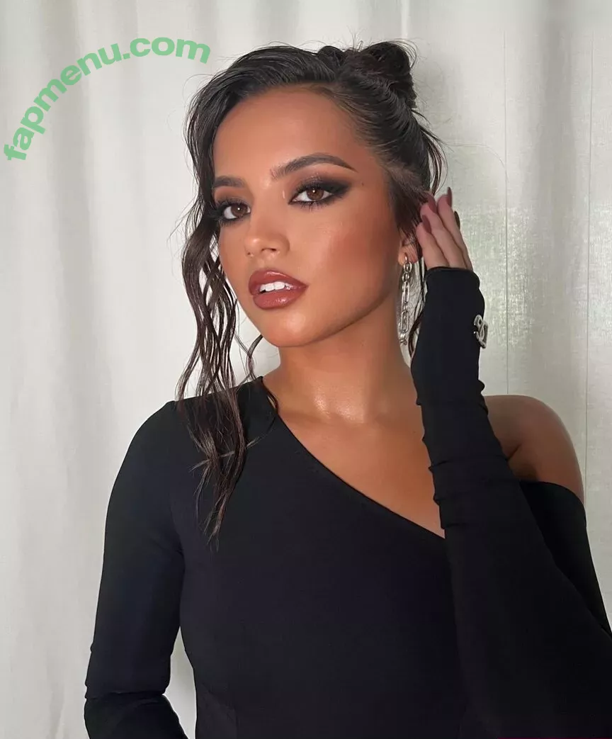 Isabela Merced nude photo #0643 (isabelamerced / isabelamercedmusic)