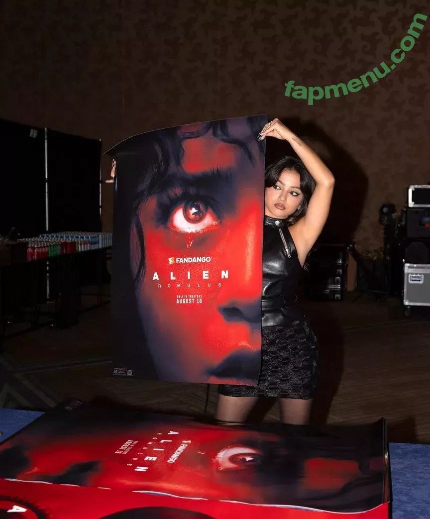 Isabela Merced nude photo #0696 (isabelamerced / isabelamercedmusic)