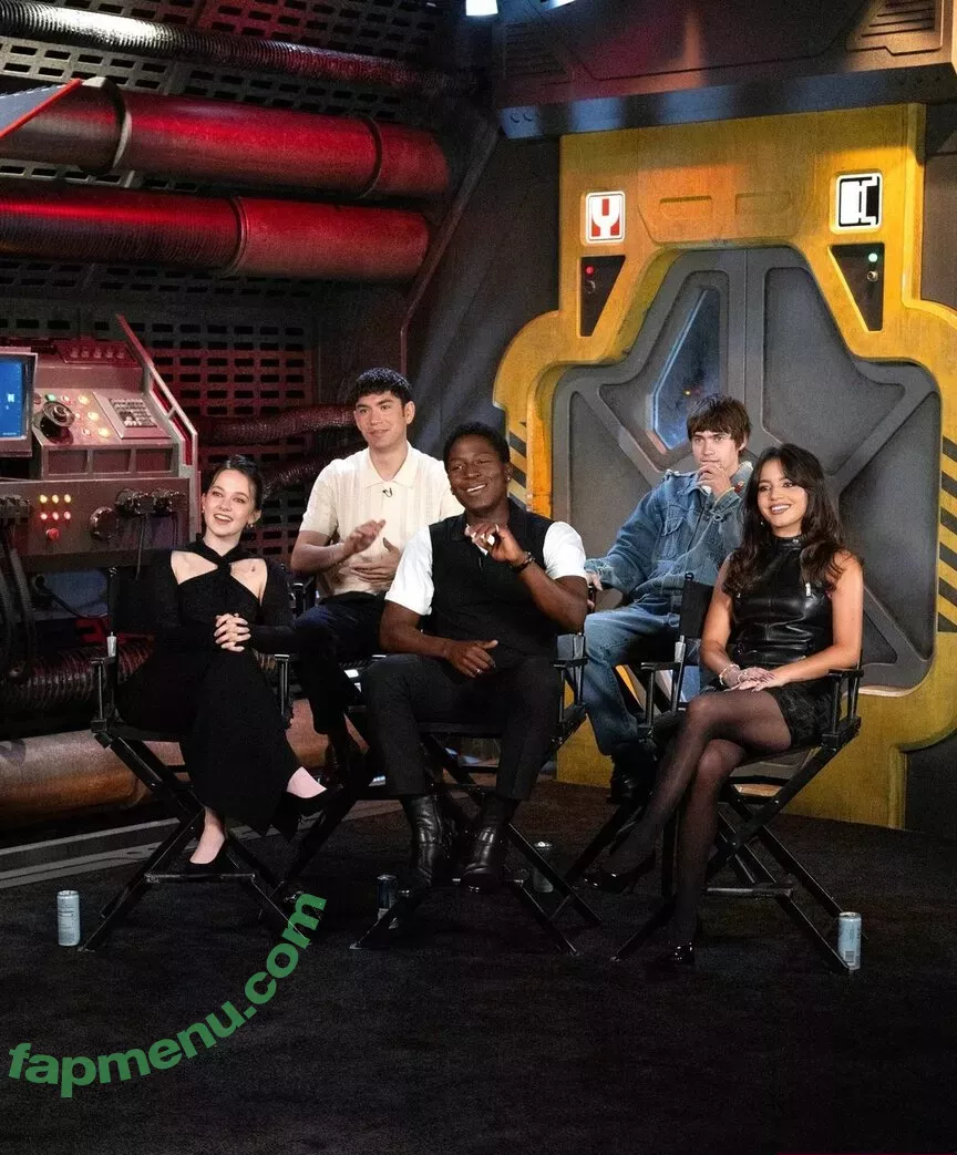 Isabela Merced nude photo #0702 (isabelamerced / isabelamercedmusic)