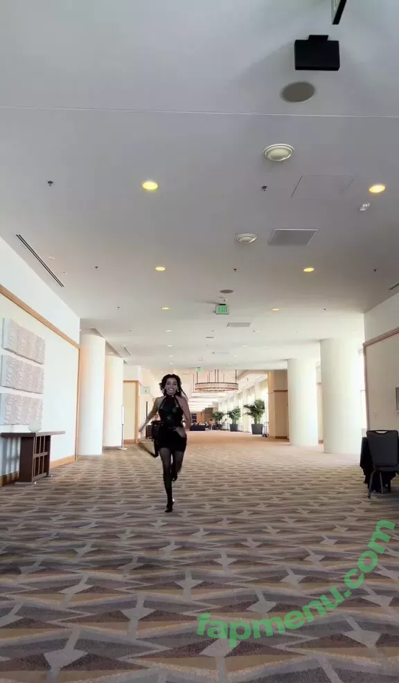 Isabela Merced nude photo #0704 (isabelamerced / isabelamercedmusic)