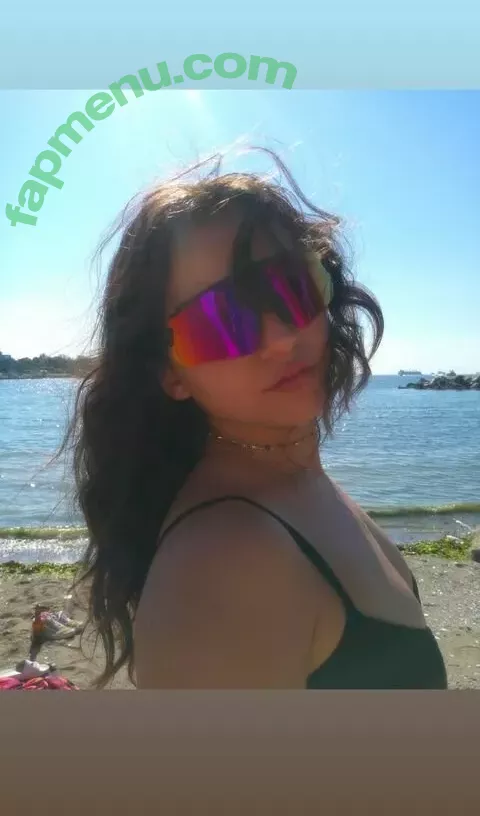 Isabela Merced nude photo #0705 (isabelamerced / isabelamercedmusic)