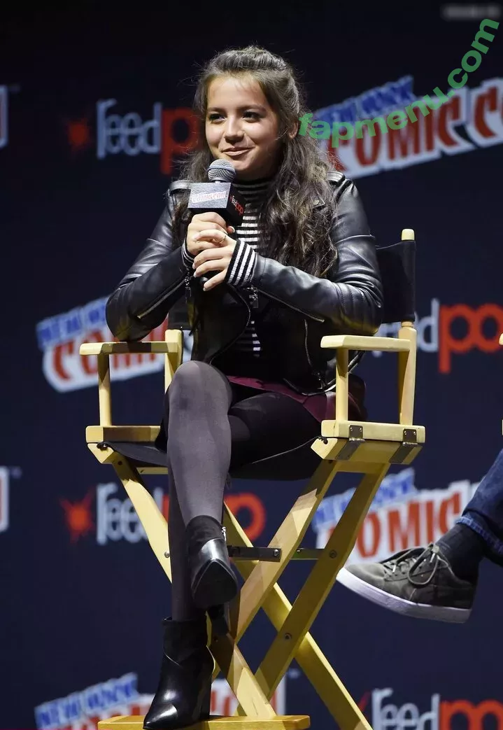 Isabela Merced nude photo #0787 (isabelamerced / isabelamercedmusic)