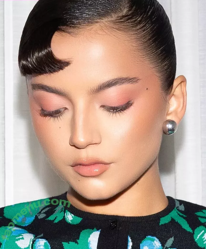 Isabela Merced nude photo #0899 (isabelamerced / isabelamercedmusic)