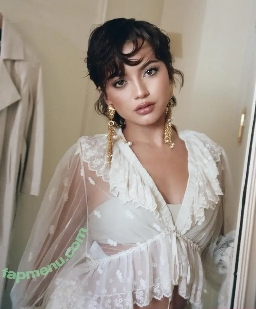 Isabela Merced nude photo #1311 (isabelamerced)