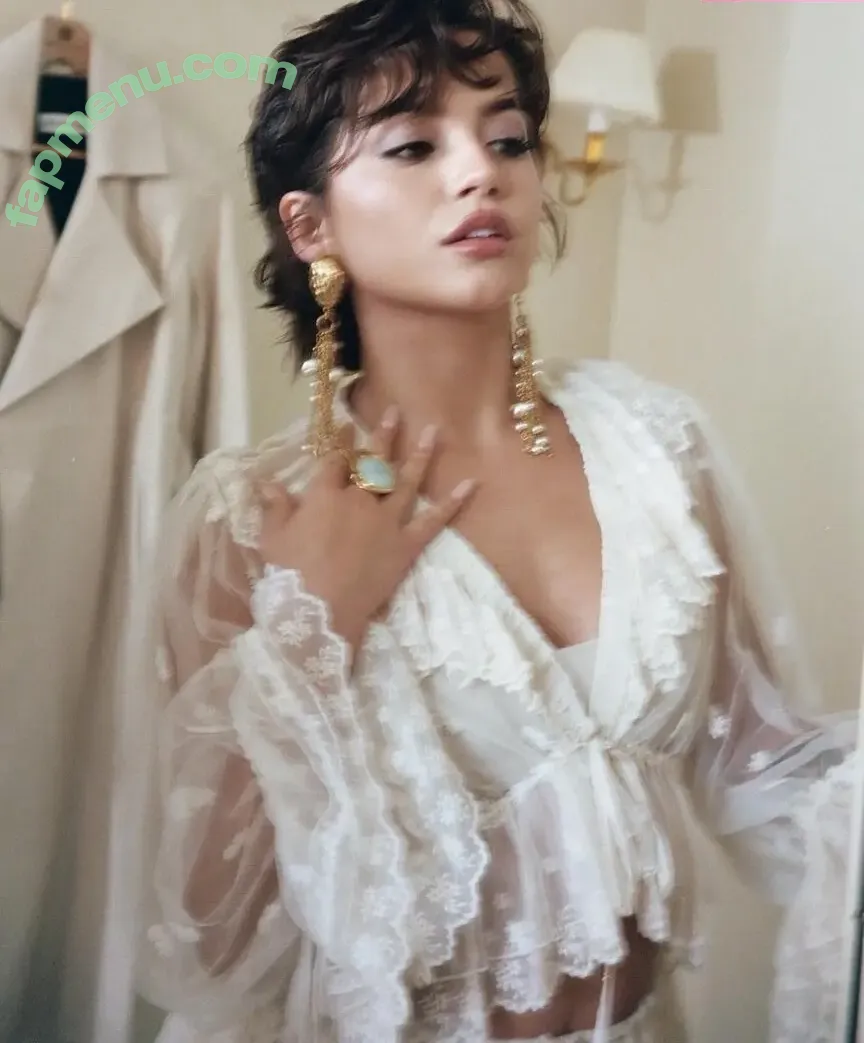 Isabela Merced nude photo #1312 (isabelamerced)