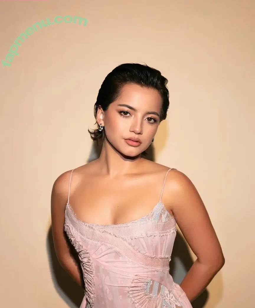 Isabela Merced nude photo #1371 (isabelamerced)