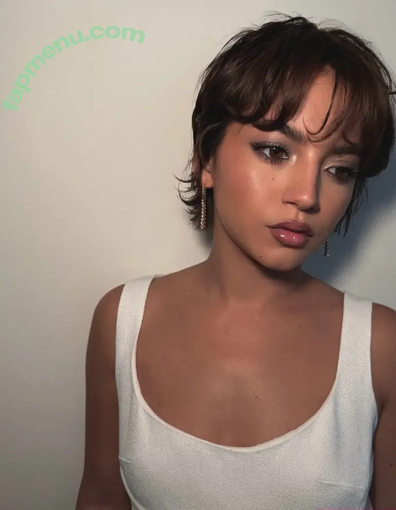 Isabela Merced nude photo #1515 (isabelamerced)