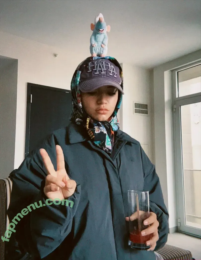 Isabela Merced nude photo #1819 (isabelamerced)