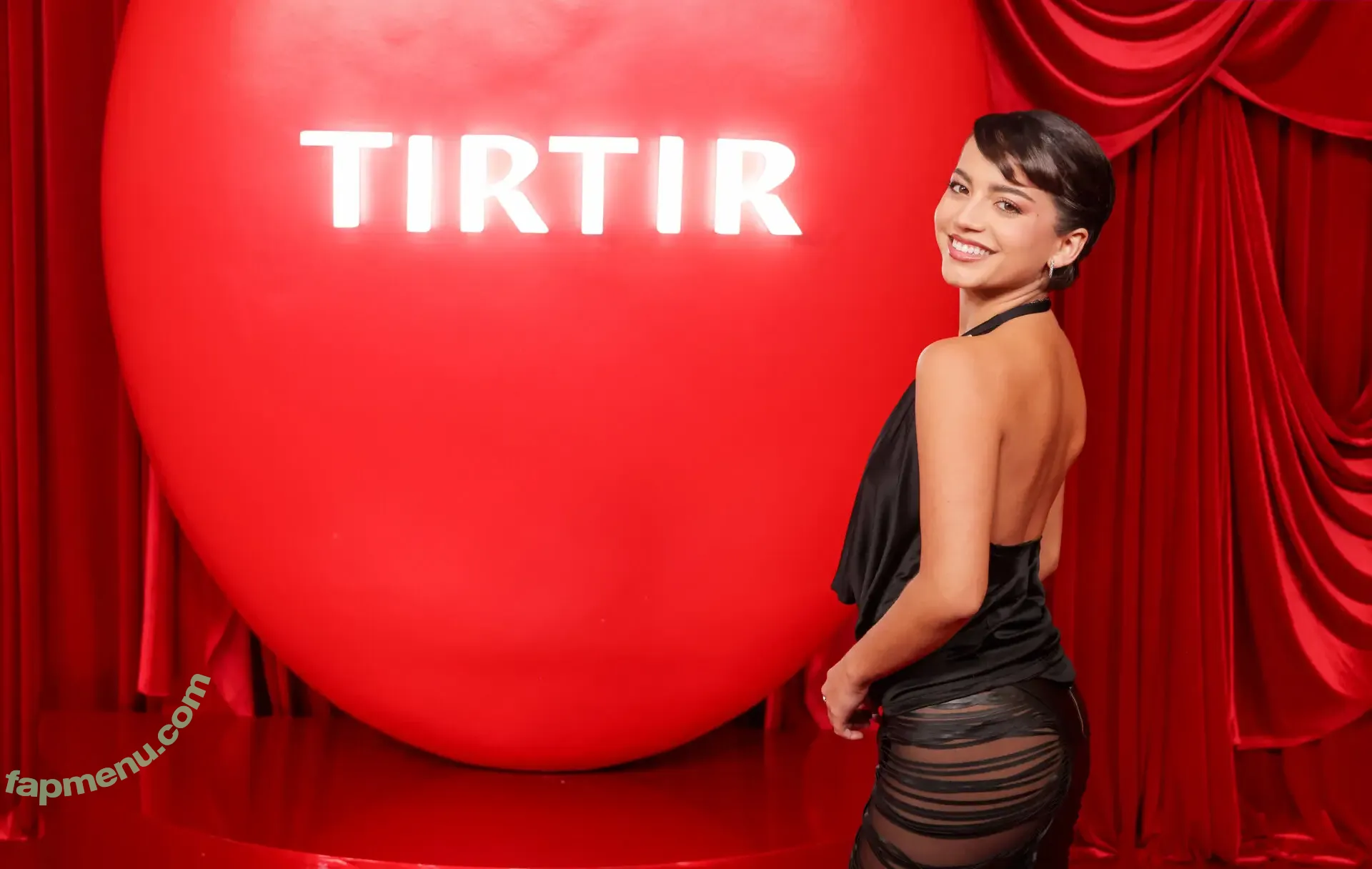 Isabela Merced nude photo #1823 (isabelamerced / isabelamercedmusic)