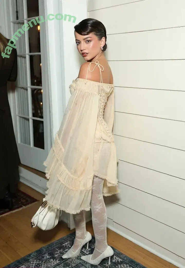 Isabela Merced nude photo #1830 (isabelamerced / isabelamercedmusic)