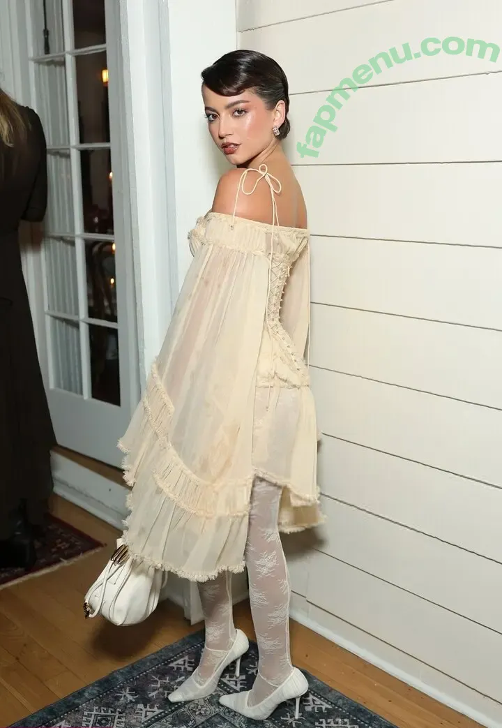 Isabela Merced nude photo #1840 (isabelamerced / isabelamercedmusic)