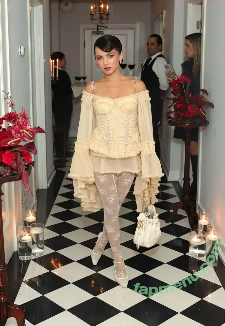 Isabela Merced nude photo #1841 (isabelamerced / isabelamercedmusic)