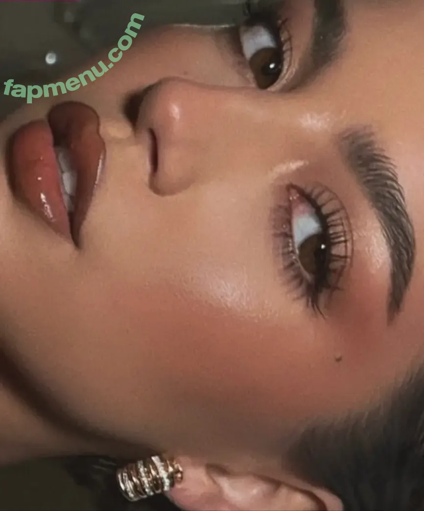 Isabela Merced nude photo #1843 (isabelamerced / isabelamercedmusic)