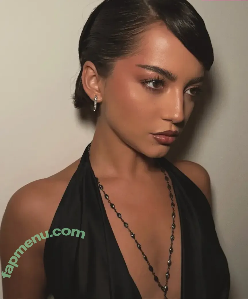 Isabela Merced nude photo #1938 (isabelamerced / isabelamercedmusic)