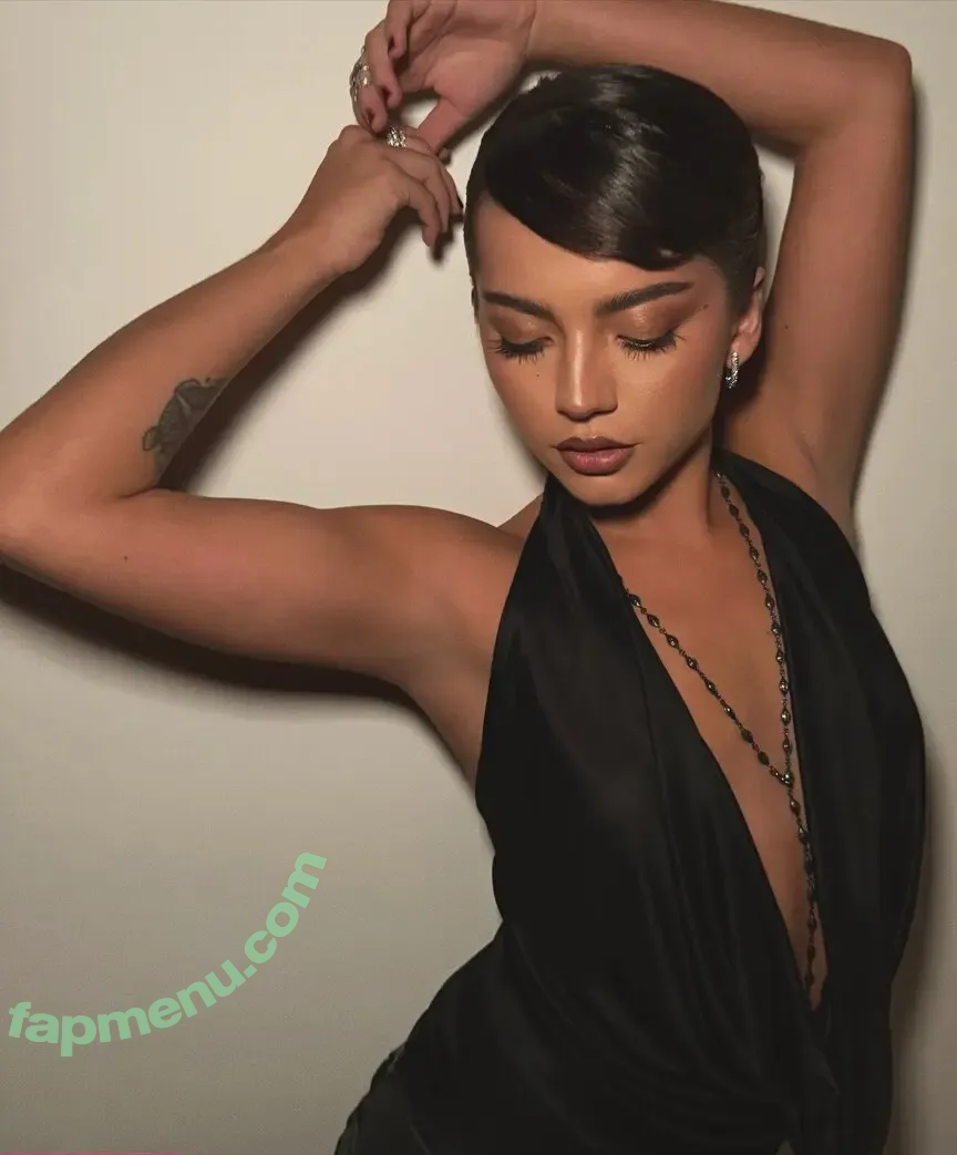 Isabela Merced nude photo #1940 (isabelamerced / isabelamercedmusic)