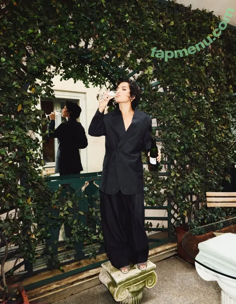 Isabela Merced nude photo #2177 (isabelamerced / isabelamercedmusic)