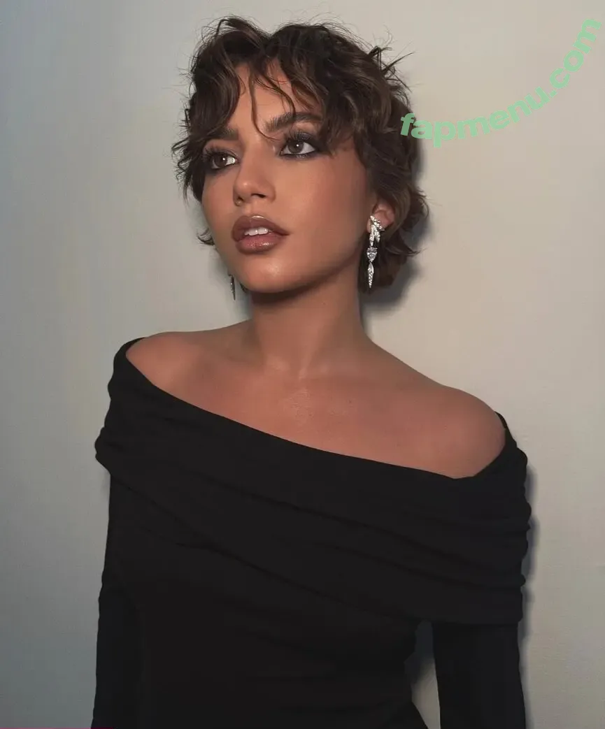 Isabela Merced nude photo #2185 (isabelamerced / isabelamercedmusic)