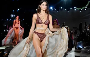 Isabeli Fontana / isabelifontana / isafontaneli nude photo #0004