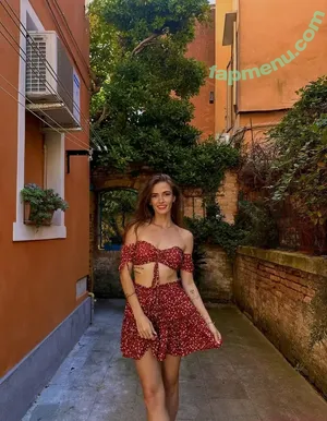 Isabell Malavasi / isabellmalavasi / isi.shuffles nude photo #0383