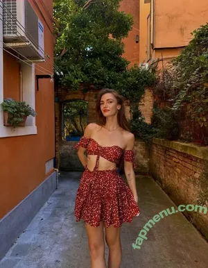 Isabell Malavasi / isabellmalavasi / isi.shuffles nude photo #0384