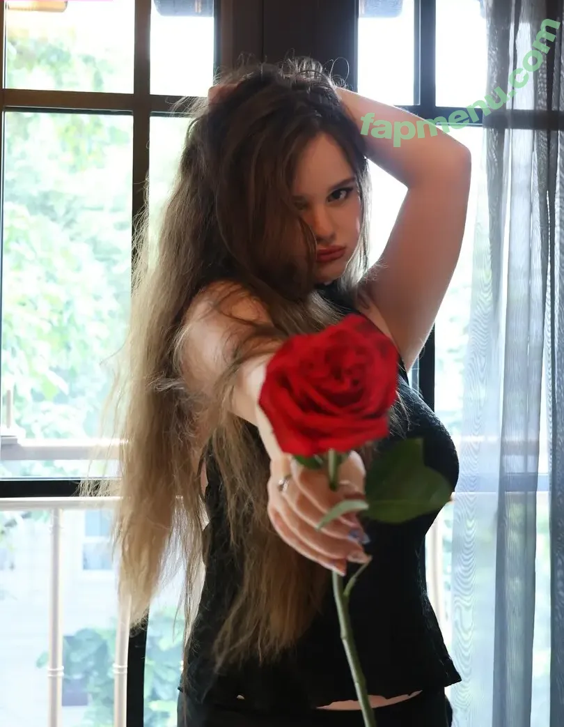 Isabella Ardley nude photo #0223 (isabella.110022)