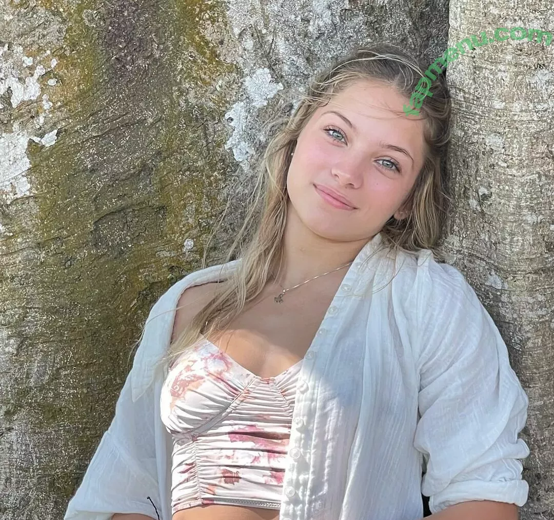 Isabella DuCharme nude photo #0028 (isabelladucharme)
